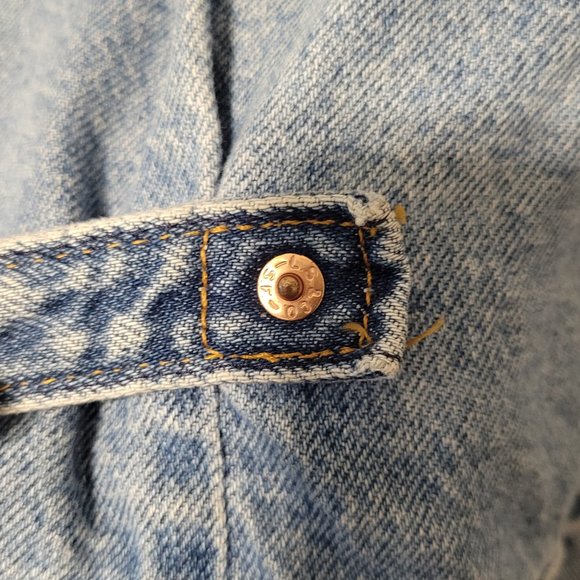Vintage Levi's Buckle Back Denim Jean Jacket - Picture 11 of 16